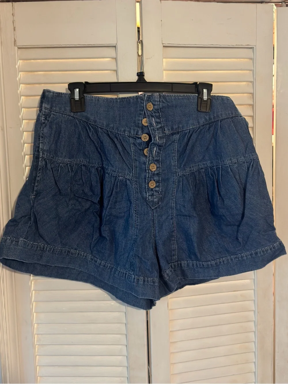 We The Free Dark Blue High-Waist Button-Front Denim Shorts - Picture 1 of 3